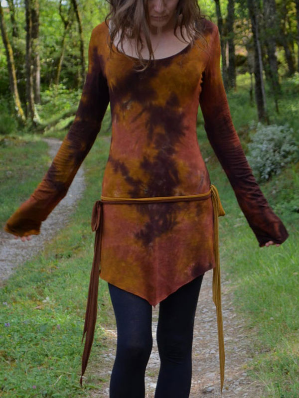 Vestido vintage de mujer pintado a mano con manga larga