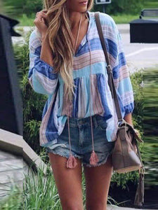 Encaje con borlas y estampado de manga trompeta con cuello en V y talla grande