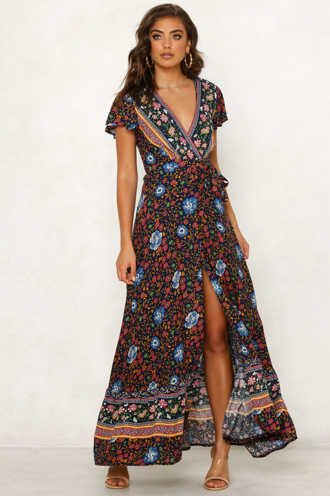 Böhmisches Kurzarmkleid mit V-Ausschnitt und hohem Taillenmuster