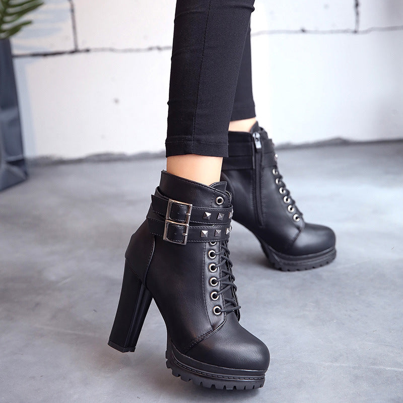 Tacones de estilo británico