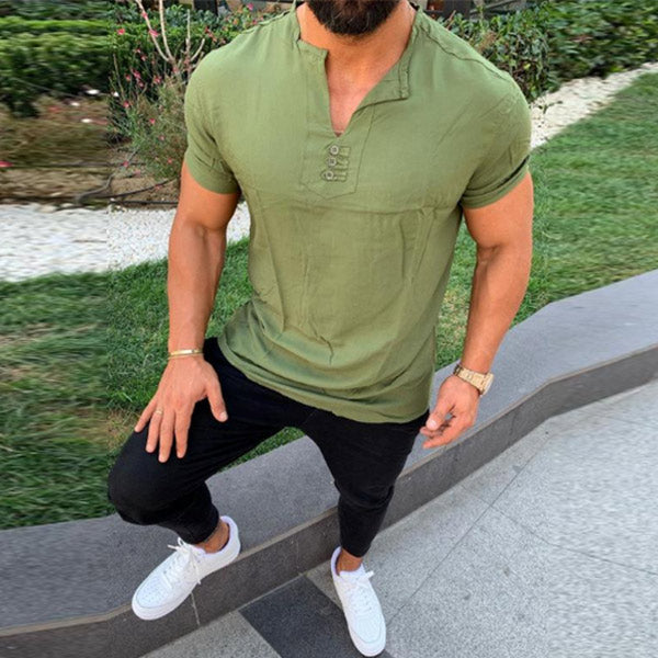 Camisa de hombre y camisa de algodón y lino con cuello de pico.