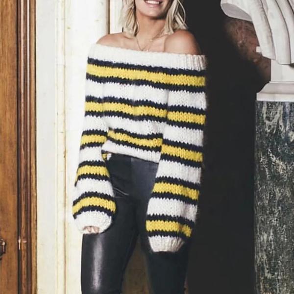 Suéter vintage de mohair a rayas con cuello oblicuo y manga farol