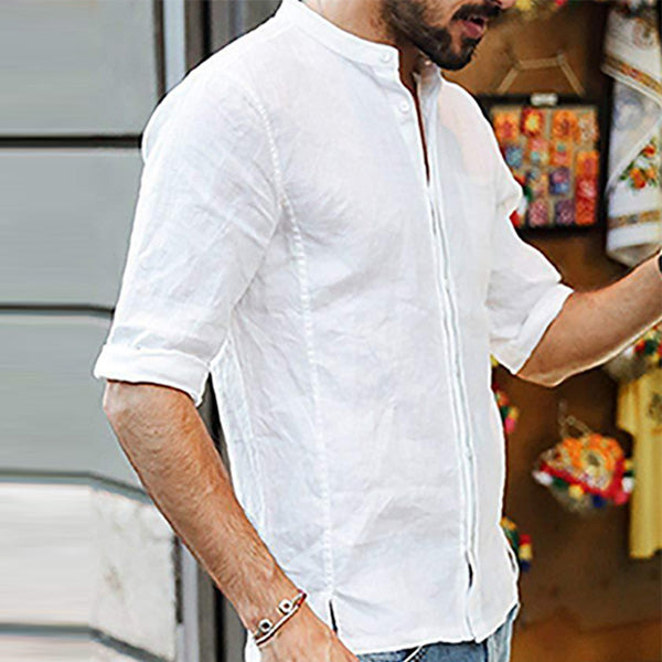 Camisa de lino simple con cuello alto para hombre.