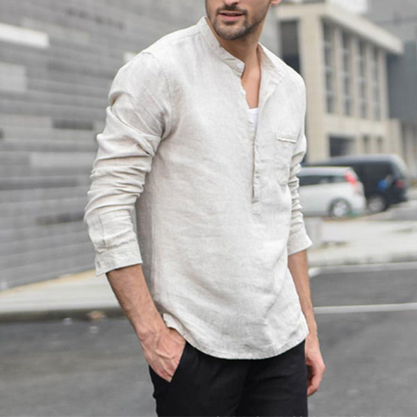 Camisa de hombre con cuello alto y camisa de lino.
