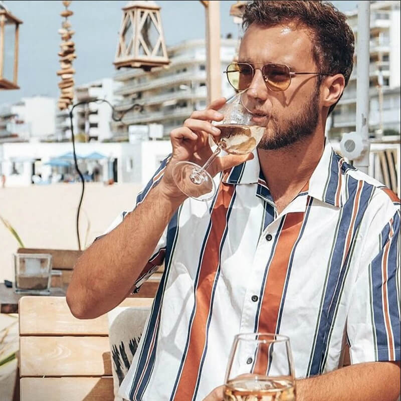 Camisa de poliéster de manga corta básica a rayas de moda para hombre