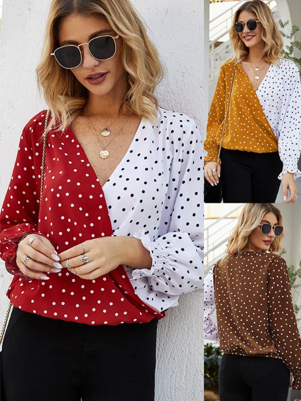 Costuras informales con lunares y manga larga.