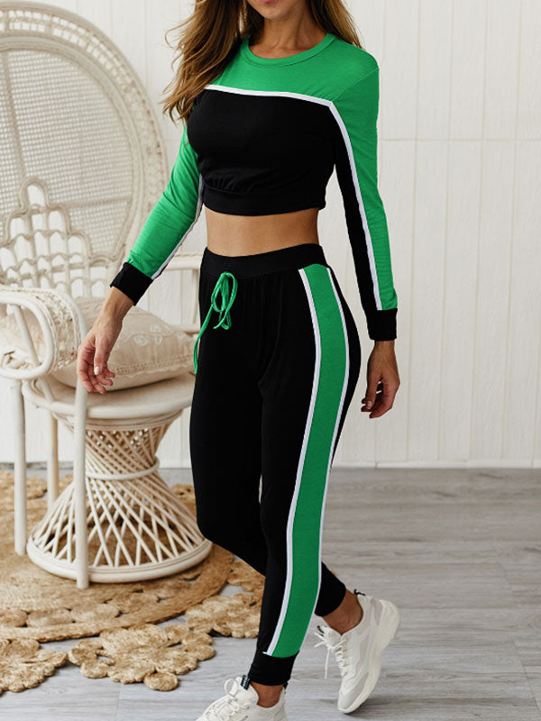 Moterų sportinis kostiumas su apvaliu kaklu ir kontrastingos spalvos