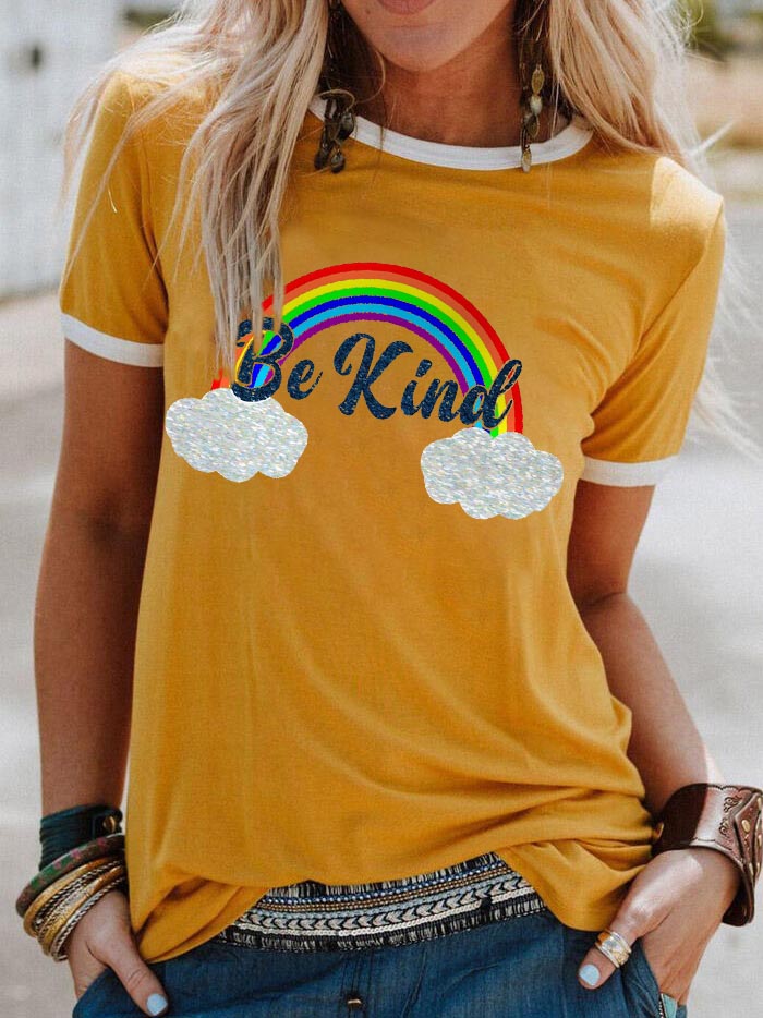 Sé una bonita camisa arcoiris con mangas cortas