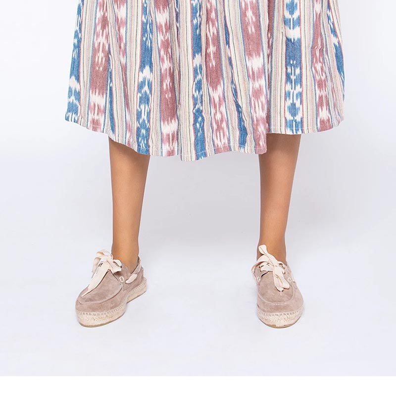 Moteriški marškinėliai su austais dirželiais