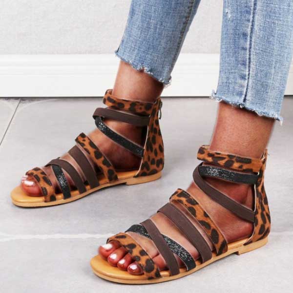 Flache römische Damenschuhe Sandalen mit lässigem Druck