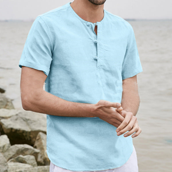 Camiseta de manga corta de algodón en color natural con cuello redondo y brazalete para hombre.