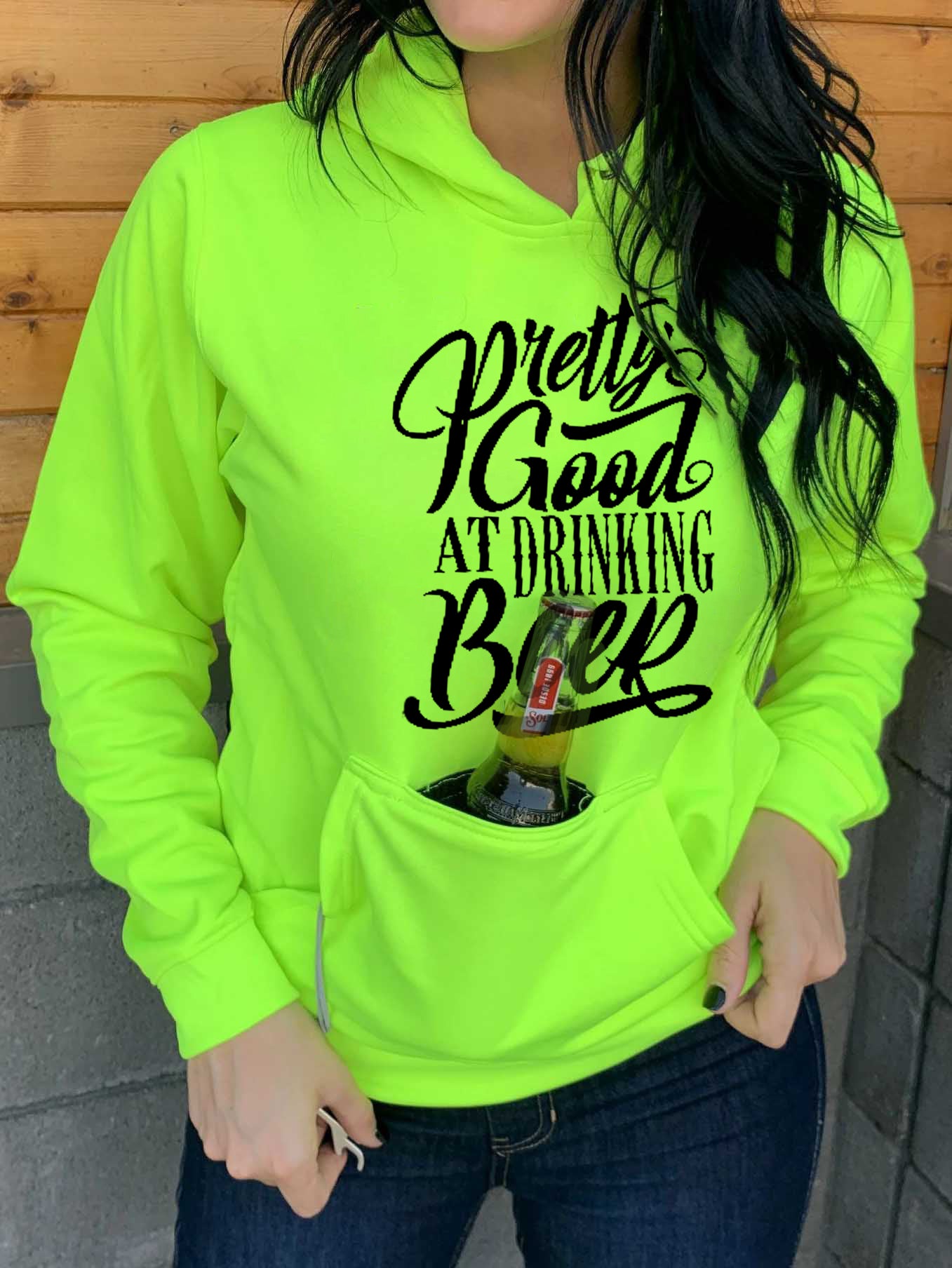 Ziemlich gut darin, Hoodies mit Bierdruck zu trinken