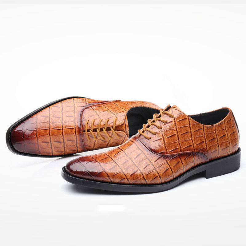 Zapatos de cuero de los hombres británicos