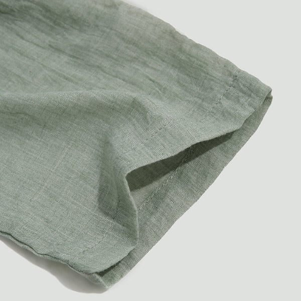 Leichtes Herrenhemd aus Leinen mit V-Ausschnitt