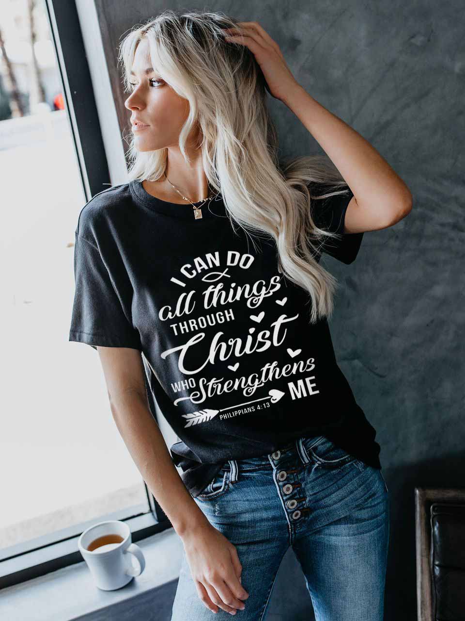 Puedo hacer cualquier cosa a través de Cristo que me fortalece. Camiseta impresa 4:13 de Filipenses
