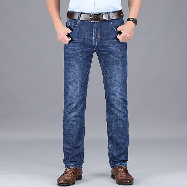 Vaqueros lavados, desteñidos, cómodos, elásticos y rectos.