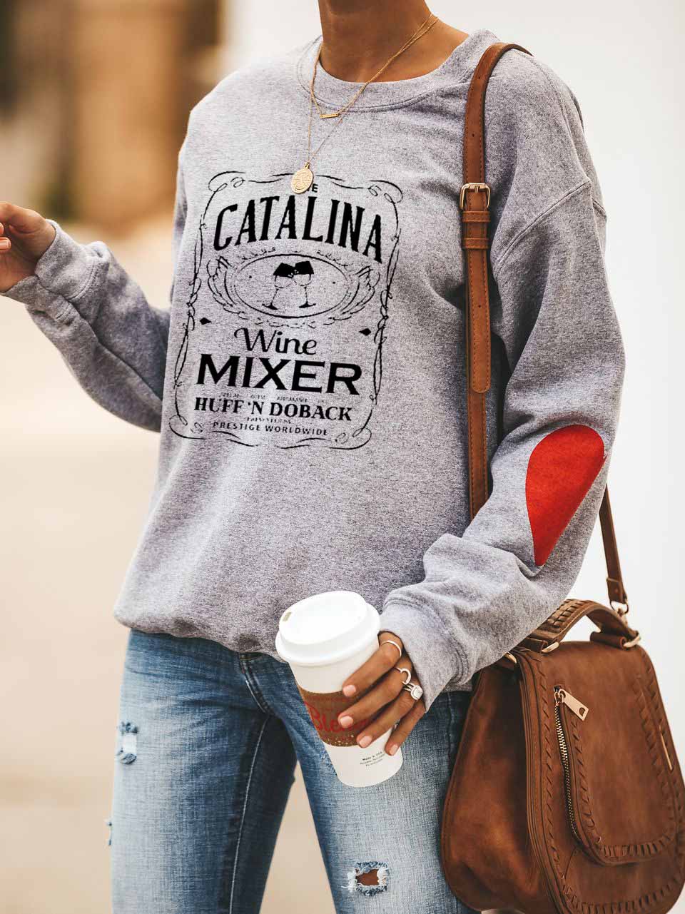 Licuadora de vino Sra. Catalina. Huff&#39;N Doback proporcionó una presentación especial para invitados. Prestige ha presentado el suéter mundial Peach Heart.