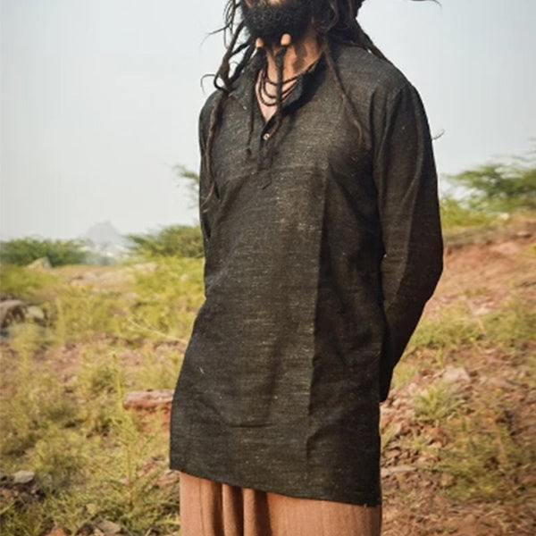 Bequeme umweltfreundliche lange Kurta aus natürlicher Baumwolle