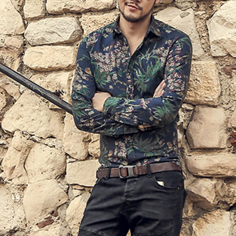 Camiseta de manga larga para hombre con estampados de estilo urbano.