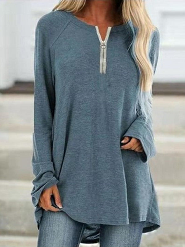 Camiseta de color natural para mujer con cuello en v y manga larga.