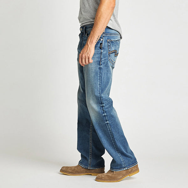 Stretchige Mid Rise Loose Fit Jeans mit geradem Bein