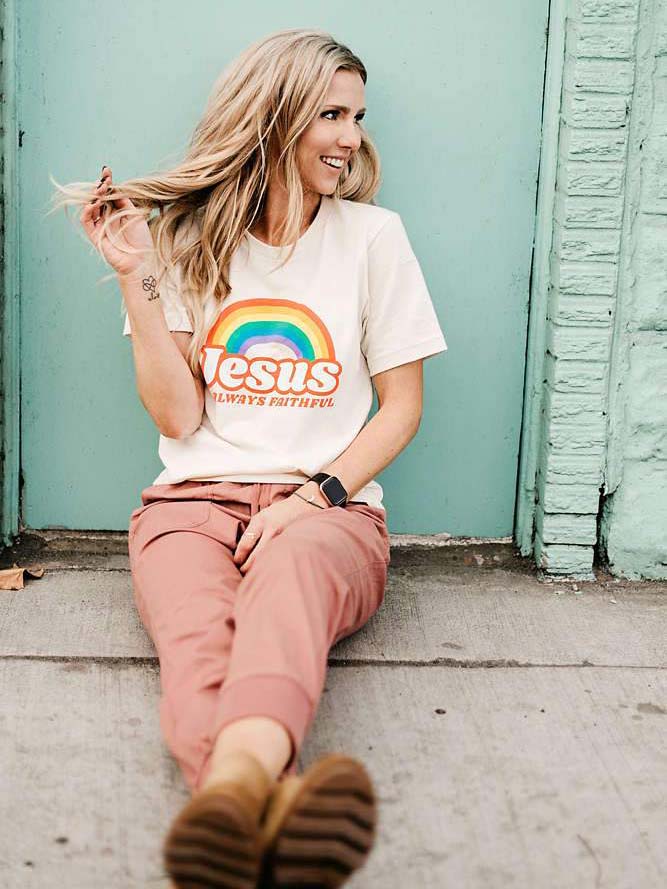 Frauen Jesus ist immer treu T-Shirt