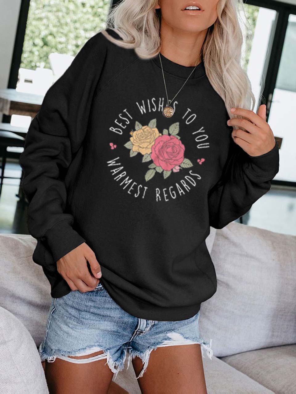 „Schitts Creek“ sveikinimai jums su megztiniu