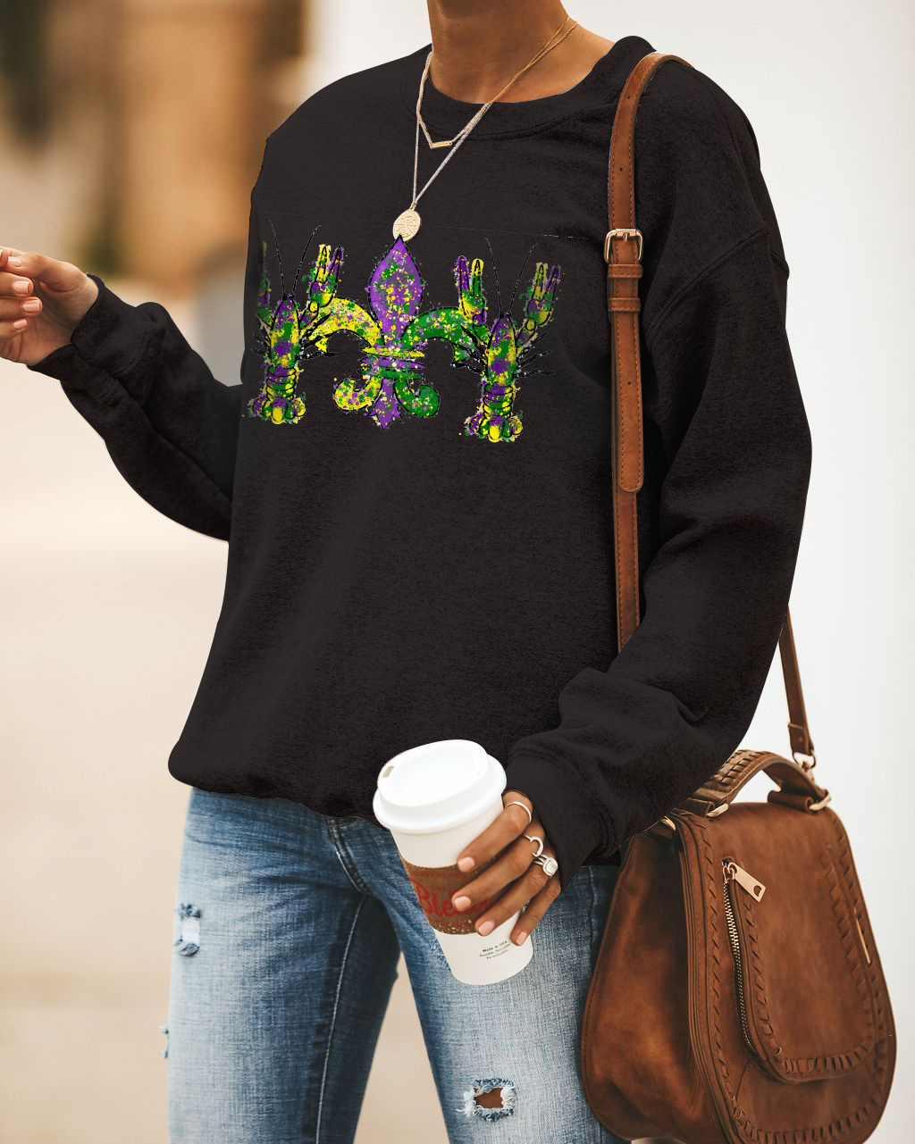 Damas con camisas de punto