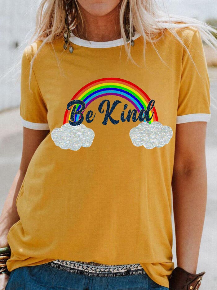 Sé una bonita camisa arcoiris con mangas cortas