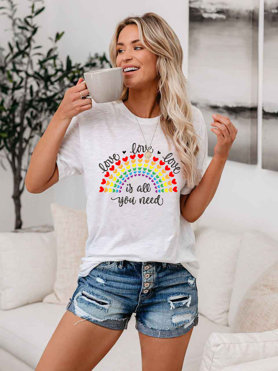 Liebe Liebe Liebe ist alles was Sie brauchen Regenbogen Liebe T-Shirt