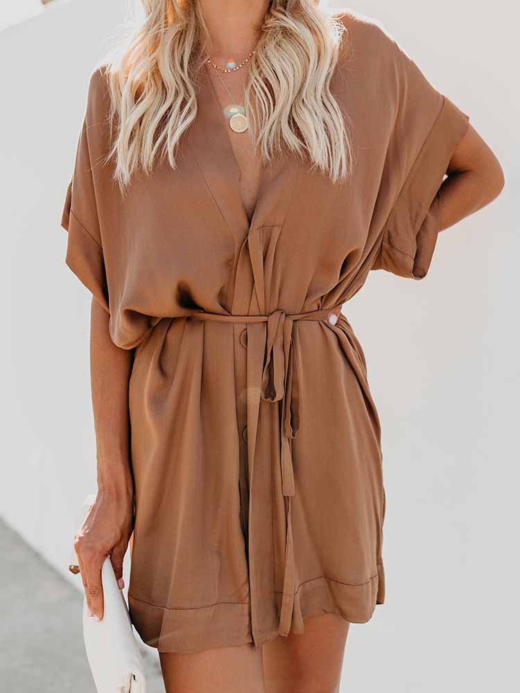 Einfarbiges Minikleid mit V-Ausschnitt und Schnürung