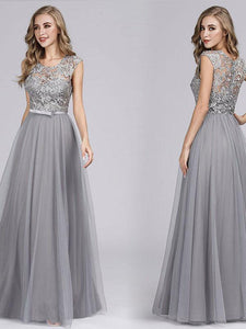Langes Spitzenkleid für Frauen