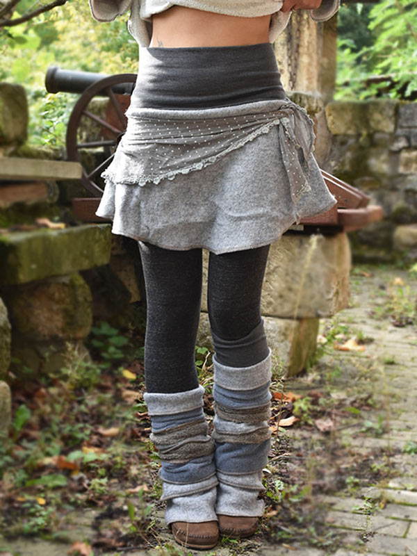 Las mujeres de los años 80, el sexo justo, cosía pantalones cálidos, leggings y una falda de tres piezas