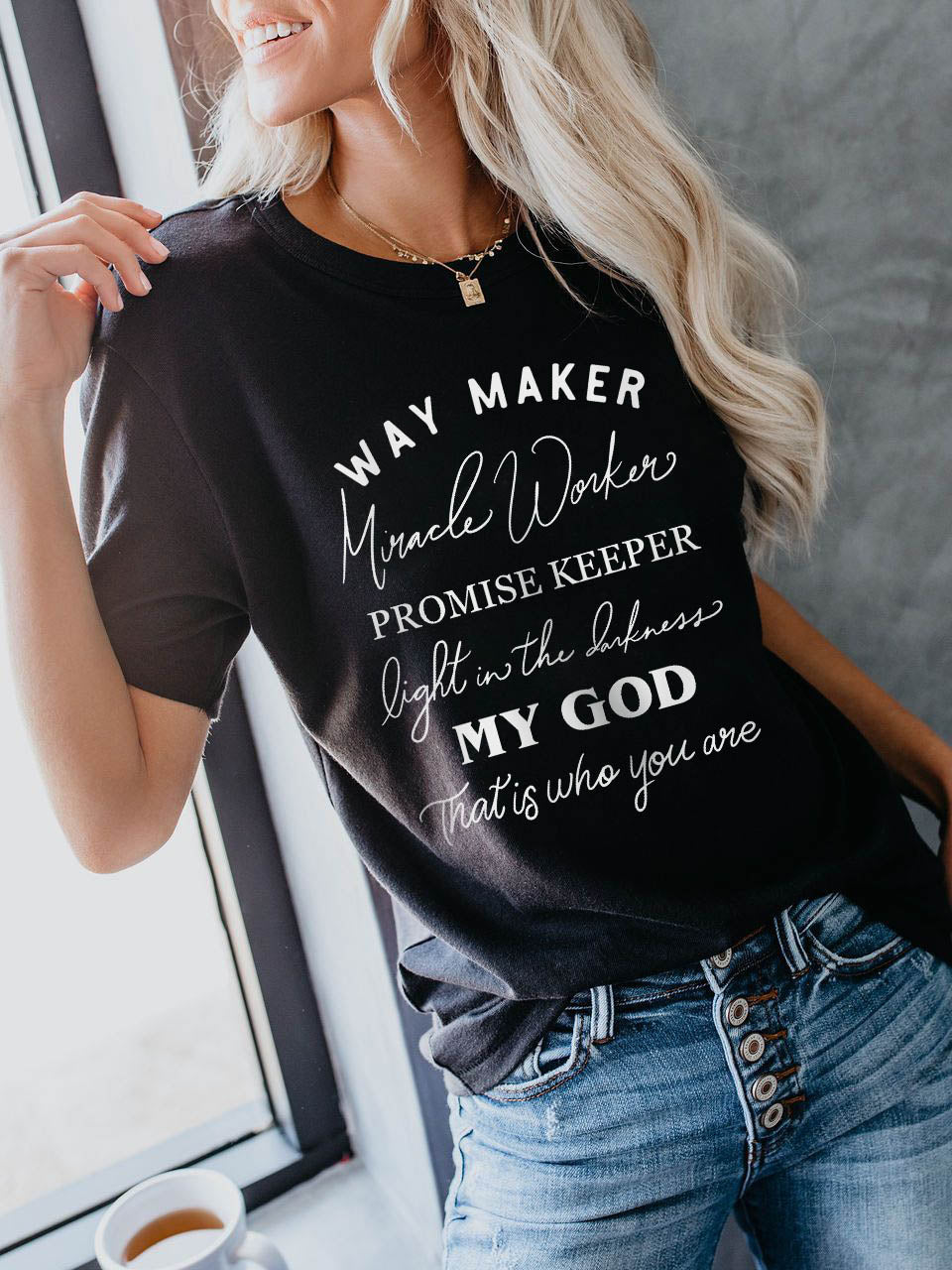 El creador del zapato de mujer &quot;The Miracle Worker&quot; promete mantener la luz en la oscuridad, Dios mío, ¿quién eres?