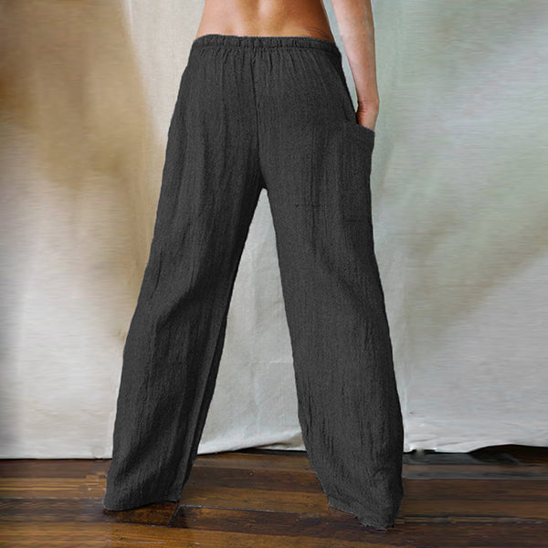 Pantalones sueltos hechos de una mezcla de algodón y lino.