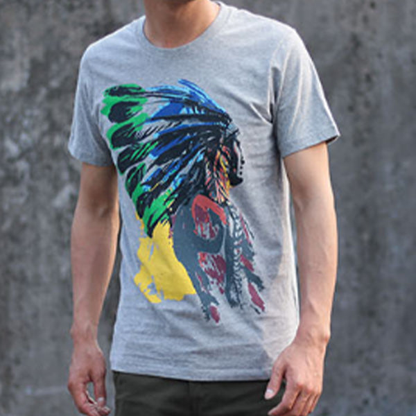 Camiseta casual con el retrato de un hombre con un retrato indio