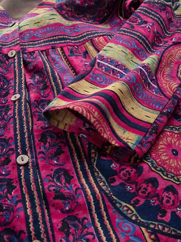 Camisa de mujer de manga larga con estampado.