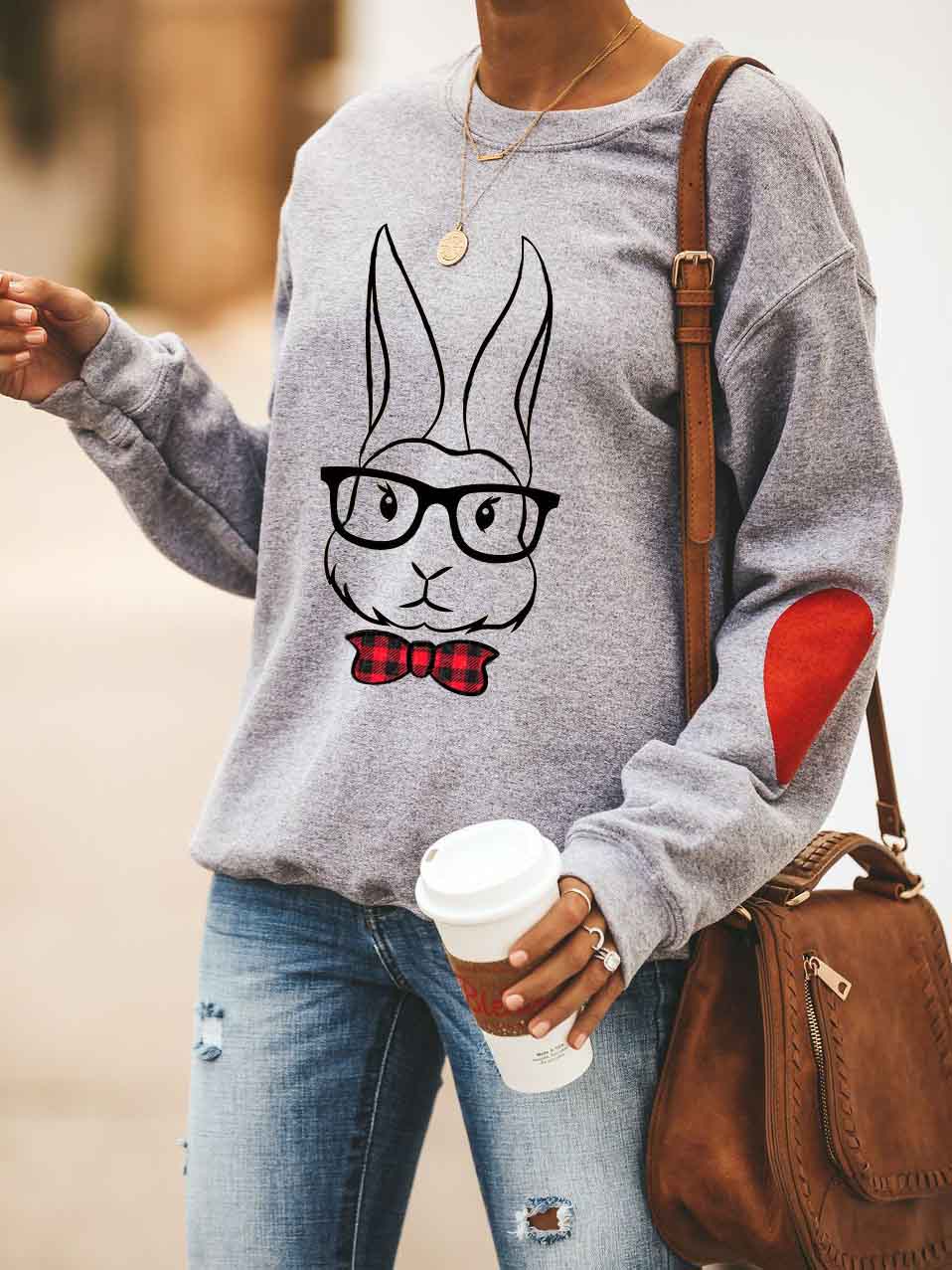 Jersey de mujer con un conejito de pascua estampado