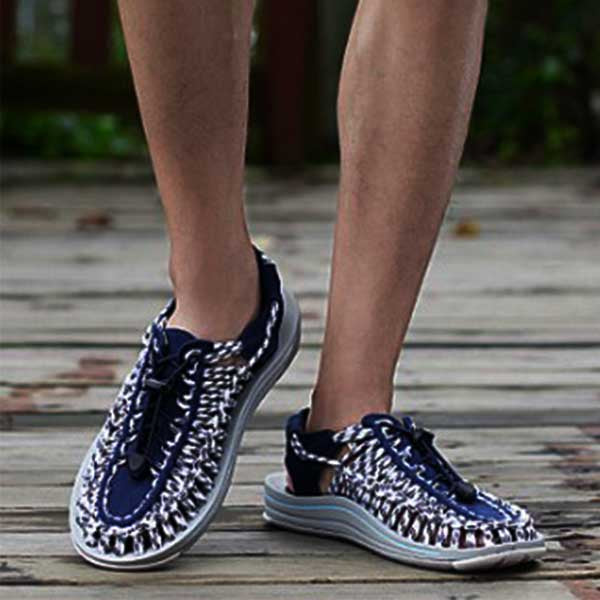 Rankomis austi tuščiaviduriai lininiai sandalai vyrams