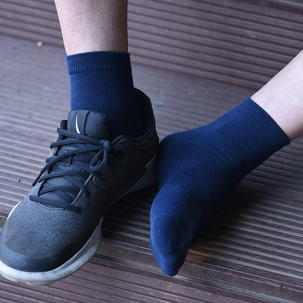 Men&#39;s cotton pure color socks