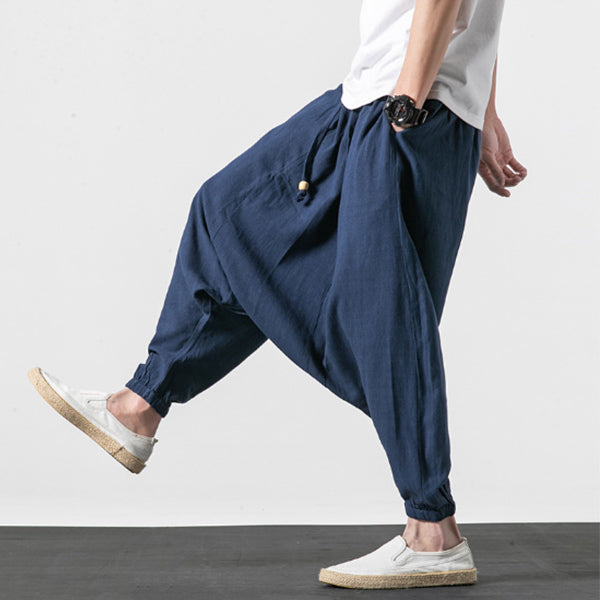 Pantalones de hombre de algodón y lino con pierna ancha.