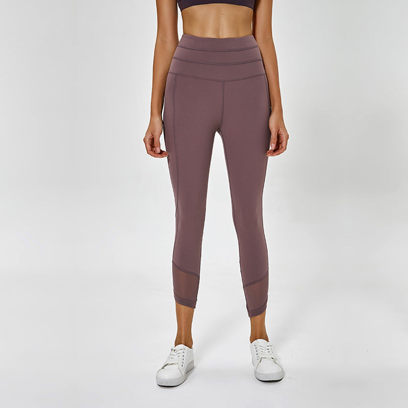 La malla de contraste está cosida capri