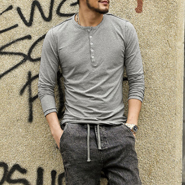 Camisa casual de hombre con manga larga para el cuello redondo.