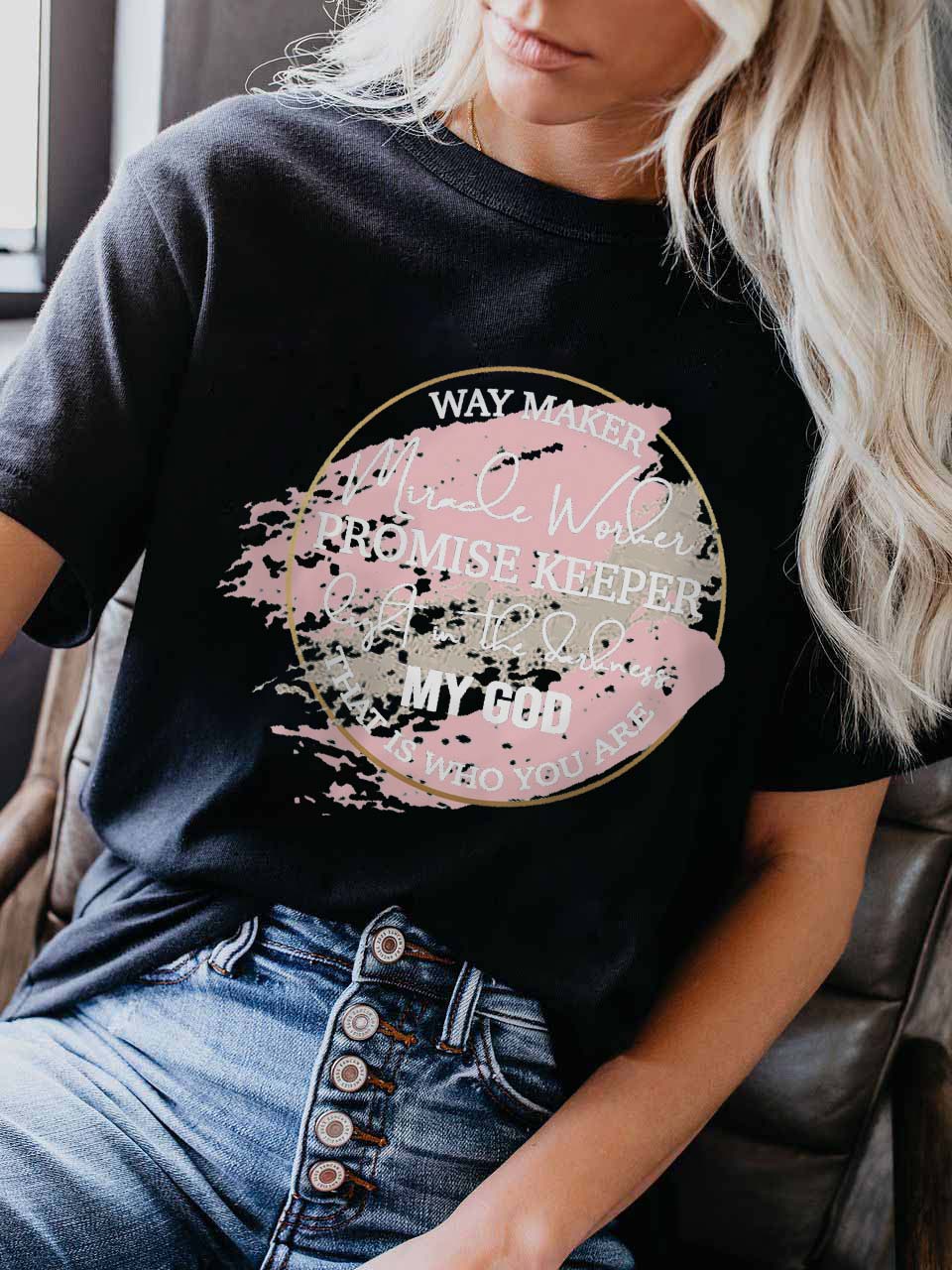 El creador de la moda femenina &quot;Miracle Worker&quot; promete mantener la luz en la oscuridad, Dios mío, quien eres