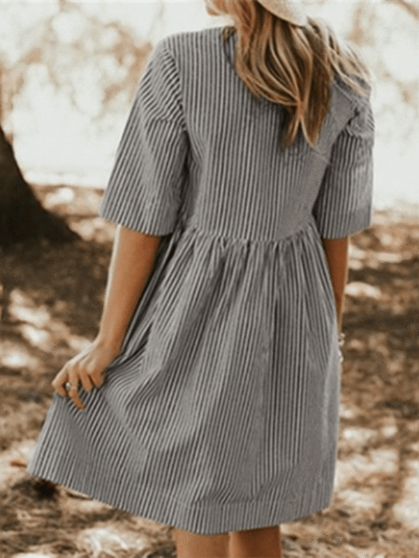 Vestido a rayas de talla grande con bolsillos