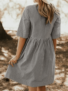 Vestido a rayas de talla grande con bolsillos
