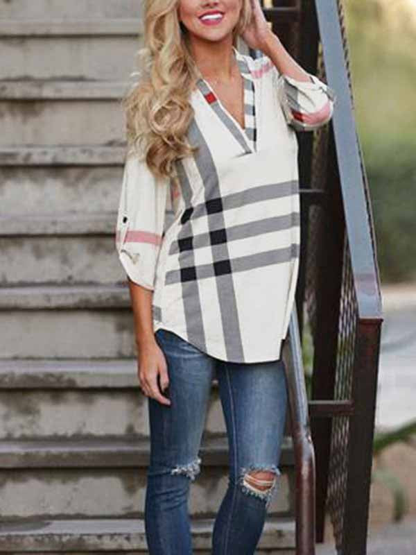 Camiseta con mangas estampadas estampadas con cuello en V