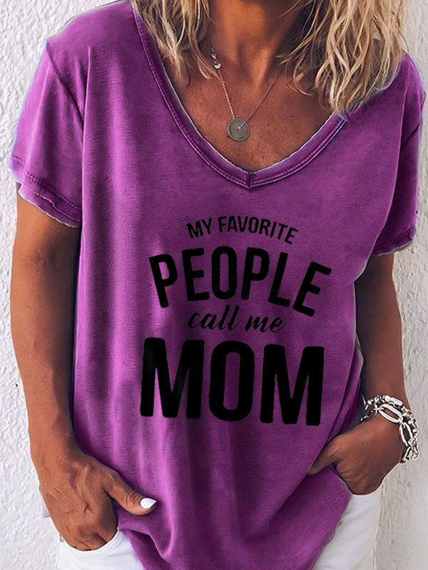 Las mujeres de MY Favourite People me llaman camisas de mamá con manga corta