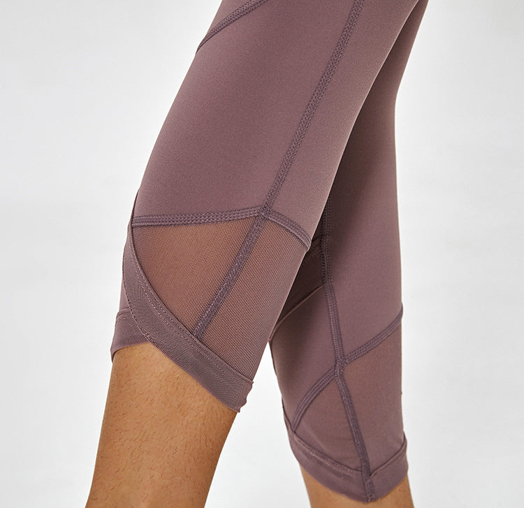 La malla de contraste está cosida capri