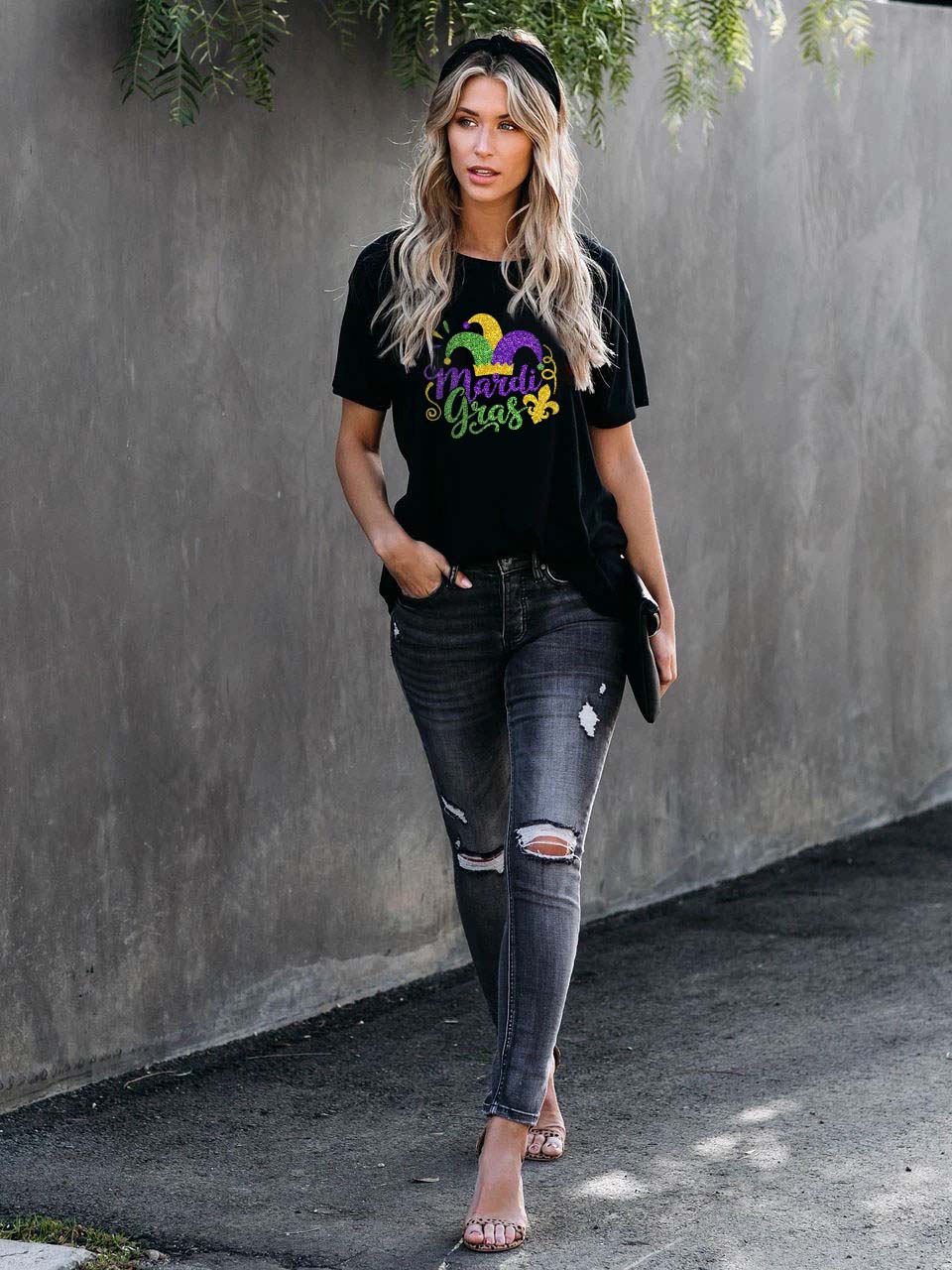 Camiseta de mujer con sombrero de payaso Mardi Gras estampado